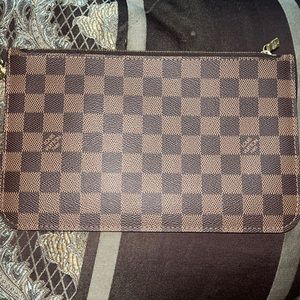 Damier Ebene Gm wristlet
